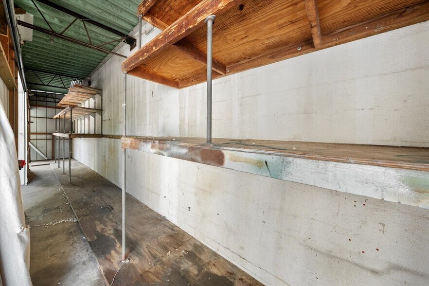 More Photos Of 1901 13th Ave N, Saint Petersburg Distribution For Lease