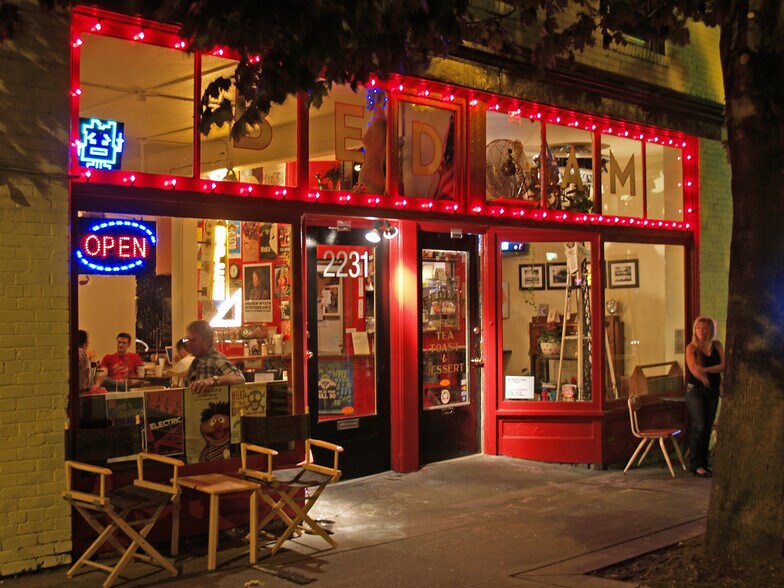 More Photos Of 123 Bell St, Seattle Storefront Retail Office For Lease