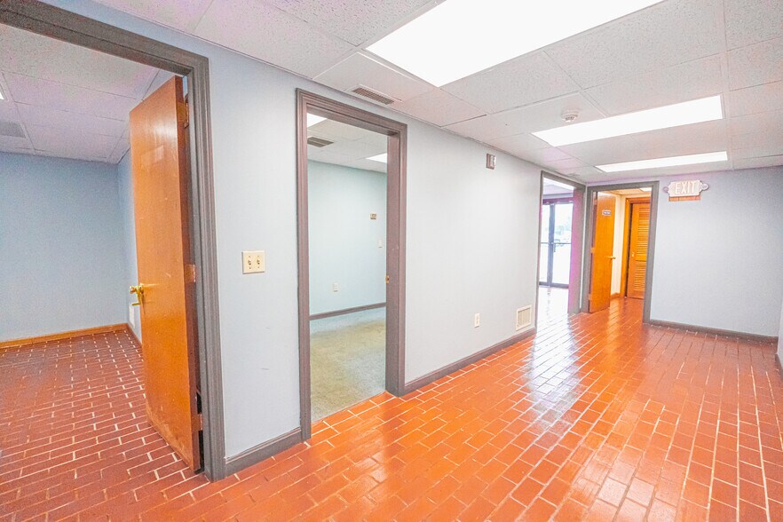 More Photos Of 63 Bleachery Ct, Warwick Distribution For Sale