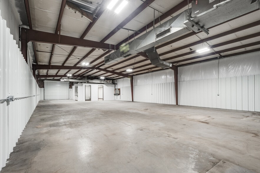 More Photos Of 3510 Bolin Rd, Houston Warehouse For Lease