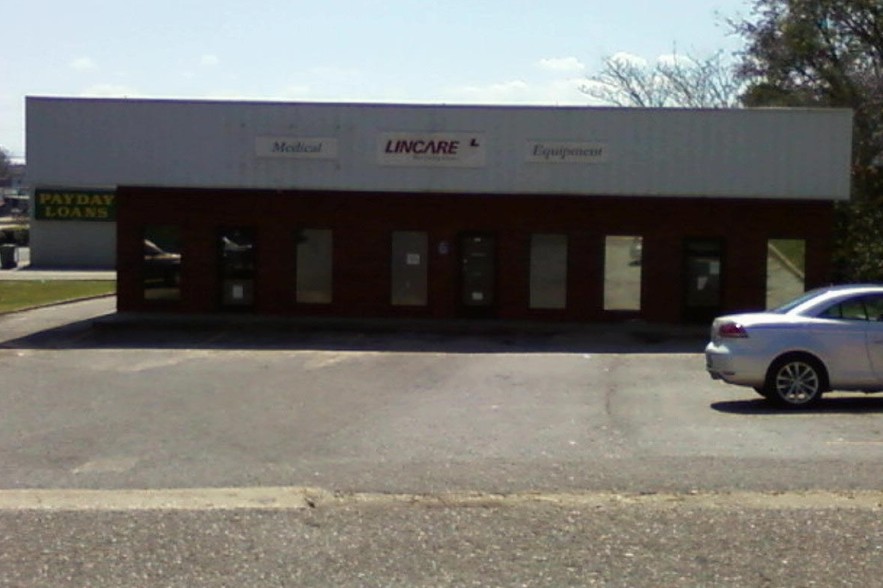 Primary Photo Of 880 Gillespie St, Prattville Medical For Lease