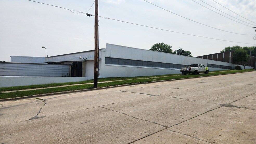 More Photos Of 315 W Mill St, Beaver Dam Manufacturing For Lease