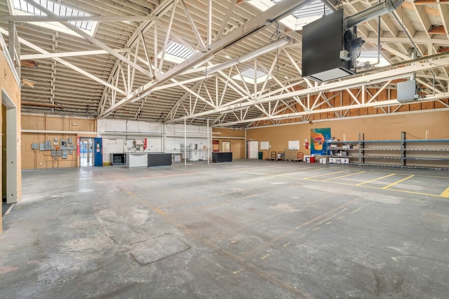 More Photos Of 4917 International Blvd, Oakland Freestanding For Sale