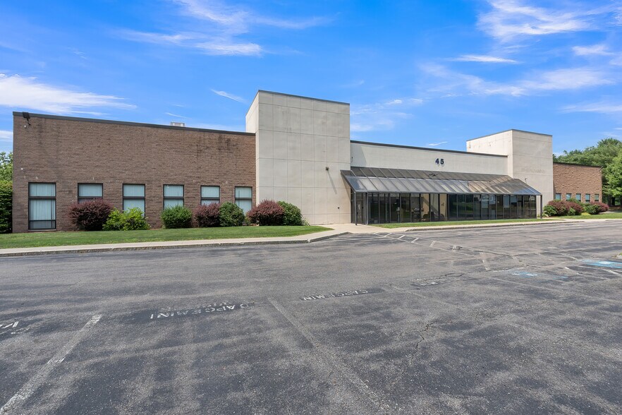 More Photos Of 45 Bartlett St, Marlborough Light Manufacturing For Lease