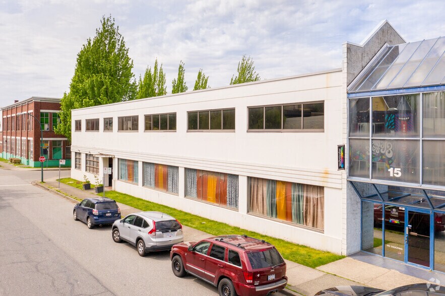 More Photos Of 11 E 4th Ave, Vancouver Warehouse For Lease