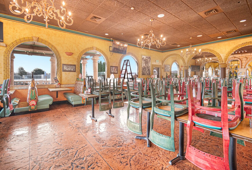 More Photos Of 2807 W 10th Ave, Kennewick General Retail For Sale