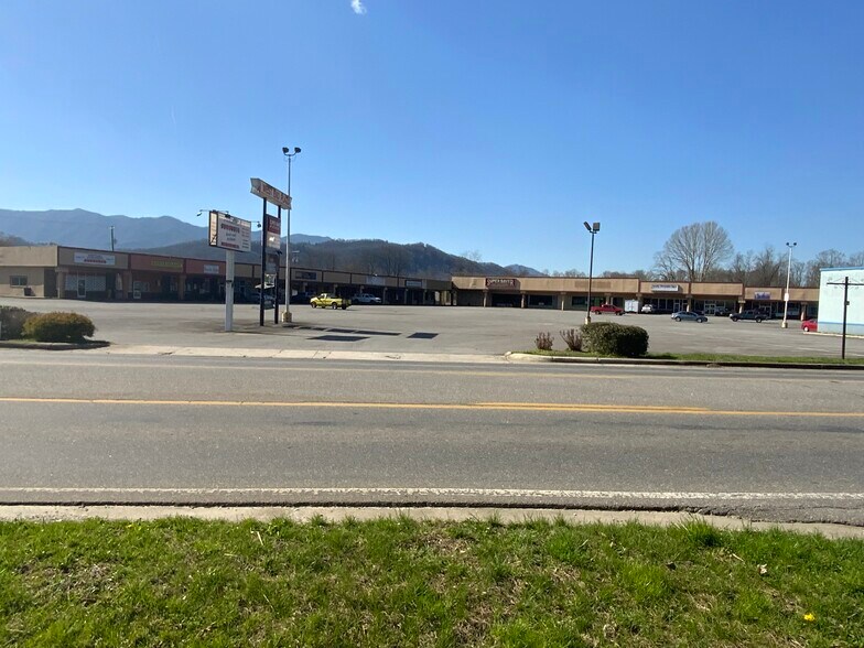 More Photos Of 128 Main St, Andrews Storefront For Sale