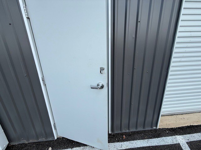 More Photos Of 9326 SE Loop 410, San Antonio Flex For Sale