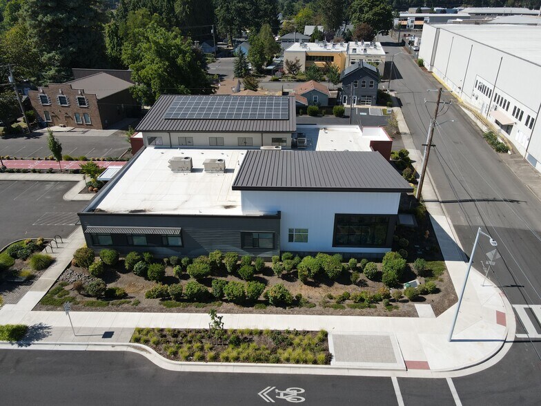 More Photos Of 1025 2nd St NW, Salem Medical For Sale