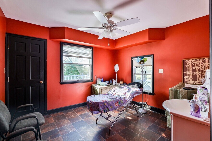 More Photos Of 8523 Cincinnati-Columbus Rd, West Chester Office For Sale