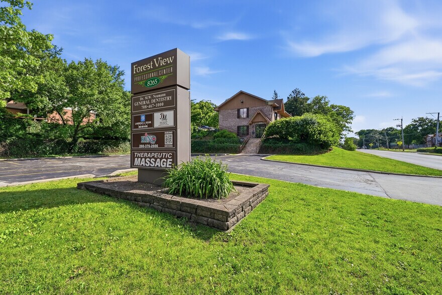 More Photos Of 8265 S Archer Ave, Willow Springs Medical For Lease