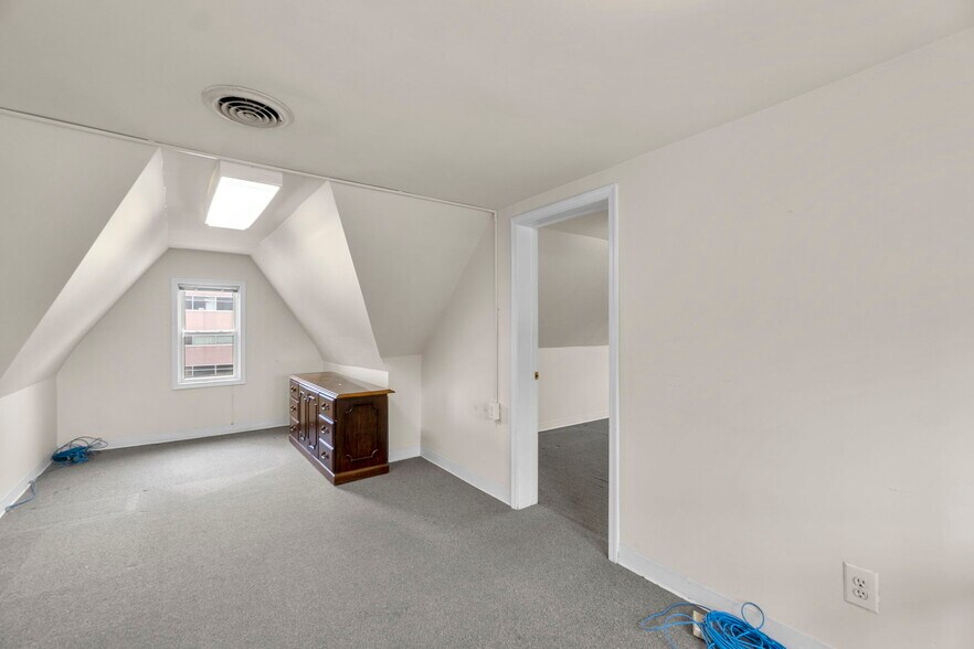 More Photos Of 300 Allegheny Ave, Towson Office For Sale
