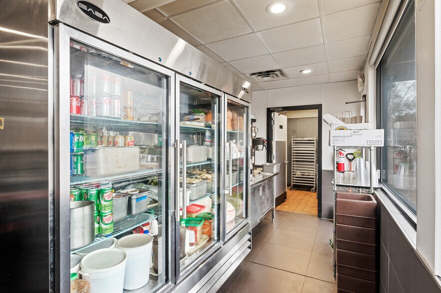 More Photos Of 7429 E River Rd, Fridley Restaurant For Sale