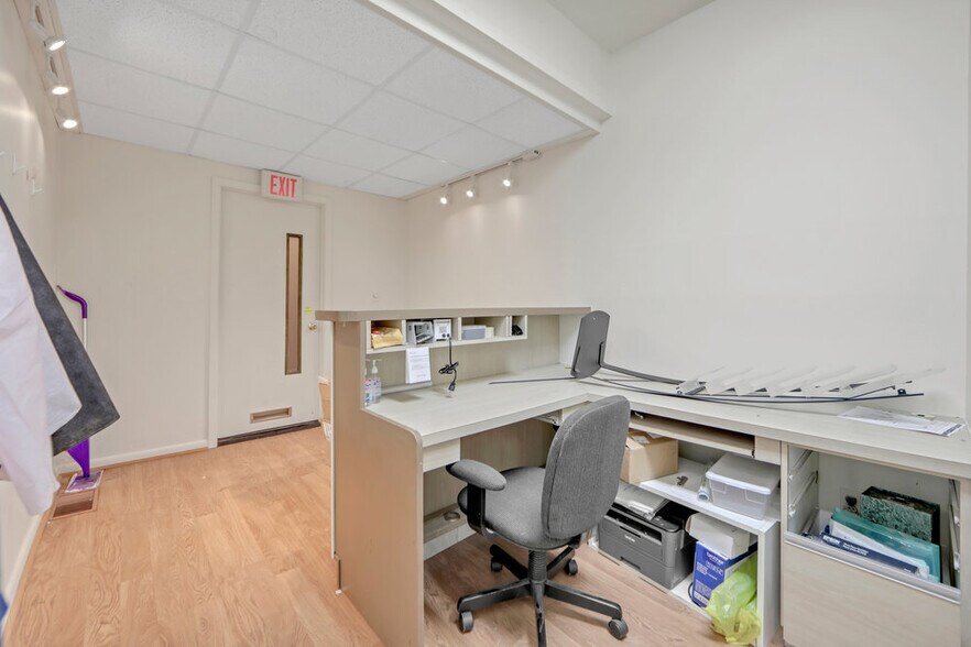 More Photos Of 250 Kinderkamack Rd, Westwood Office For Lease