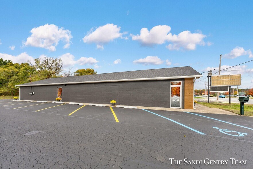 More Photos Of 1343 Whitehall Rd, Muskegon Medical For Sale