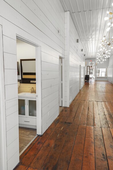 More Photos Of 124 Trinity St, Abbeville Storefront For Sale