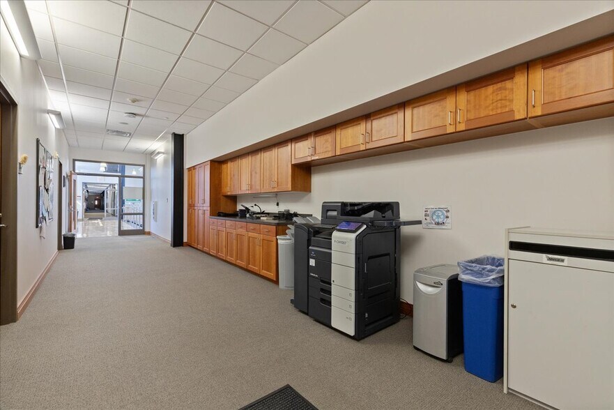 More Photos Of 300 Morrie Ave, Cheyenne Office For Sale