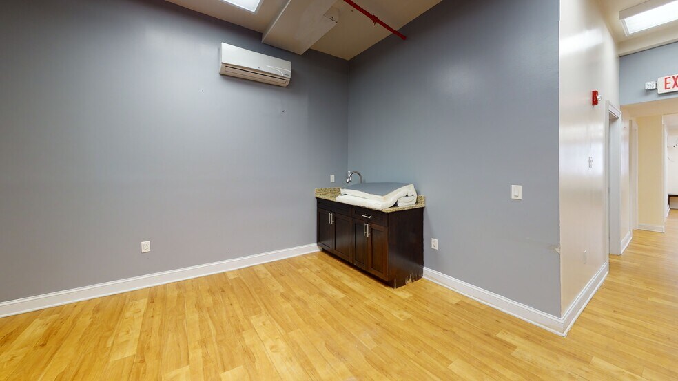More Photos Of 123 Tidewater St, Jersey City Storefront Retail Office For Lease