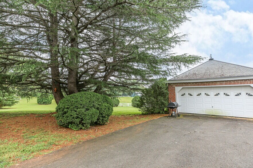 More Photos Of 590 N Madison Rd, Orange Land For Sale