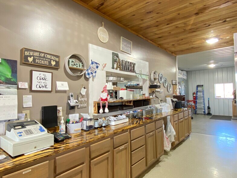 More Photos Of 5 Jo Jo St, Hardy Restaurant For Sale