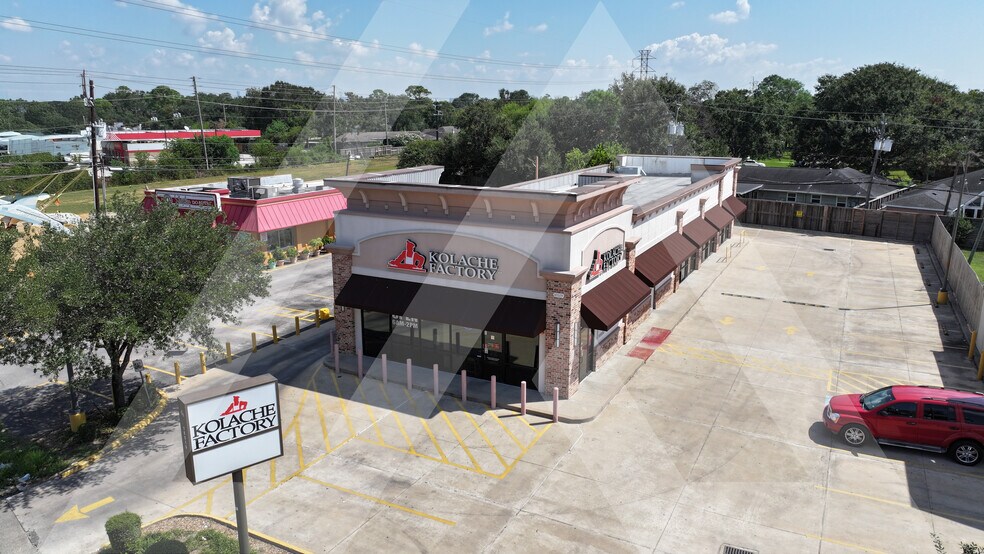 More Photos Of 10519 Post Oak Rd, Houston Freestanding For Lease