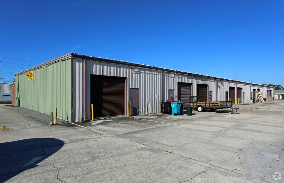 More Photos Of 490 North St, Longwood Flex For Lease