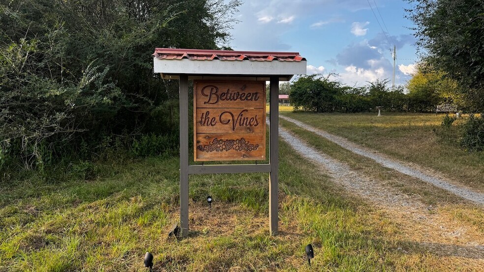 More Photos Of 77 Little River Rd, Carrollton Specialty For Sale