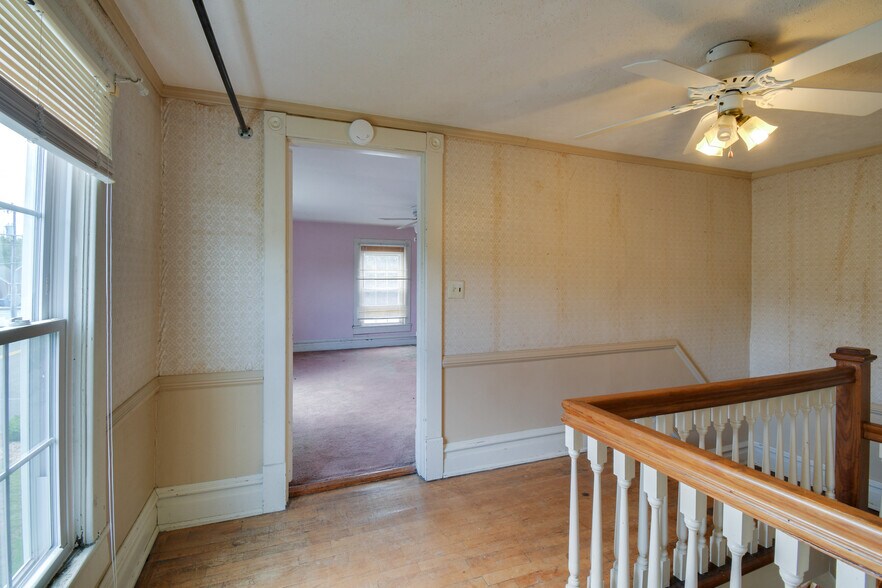 More Photos Of 35 Tinkling Spring Rd, Fishersville Showroom For Sale