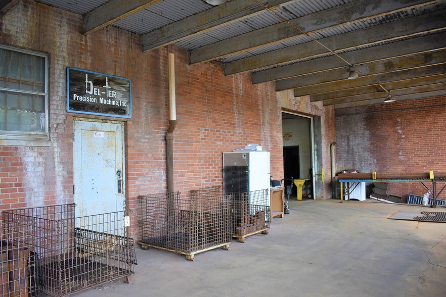 More Photos Of 1038 Triplett Blvd, Akron Manufacturing For Sale