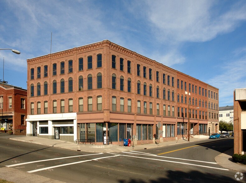 More Photos Of 238-240 Main St, Bristol Office For Lease