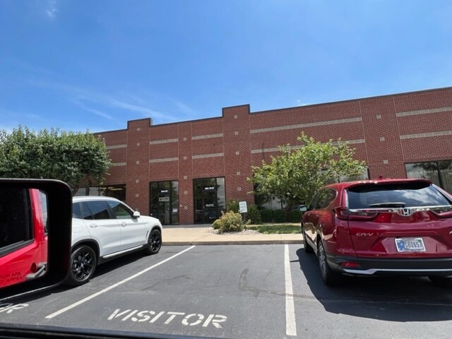 More Photos Of 14701 Cumberland Rd, Noblesville Research And Development For Lease