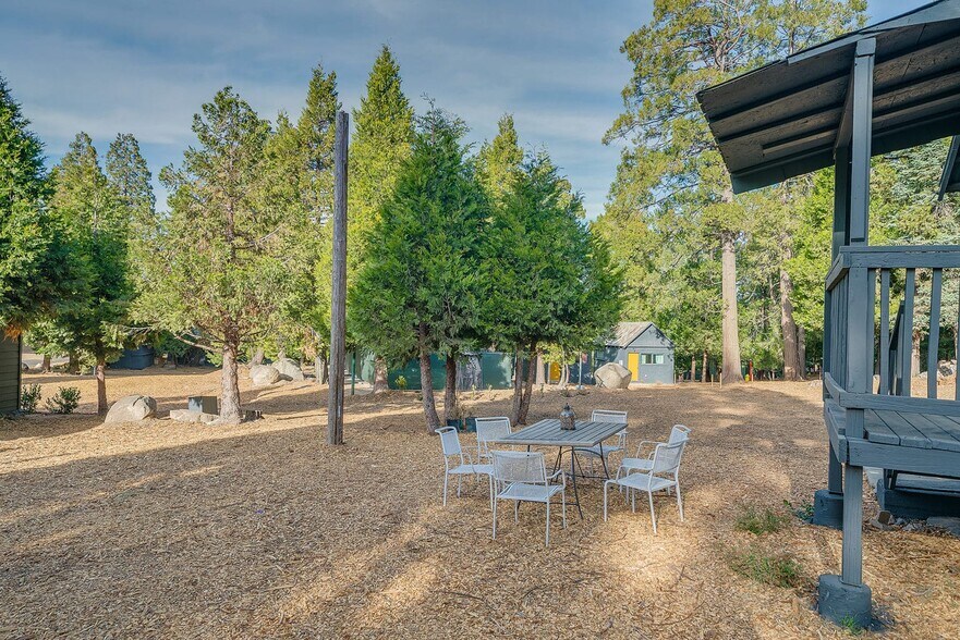 More Photos Of 25807 State Highway 189, Twin Peaks Hotel For Sale