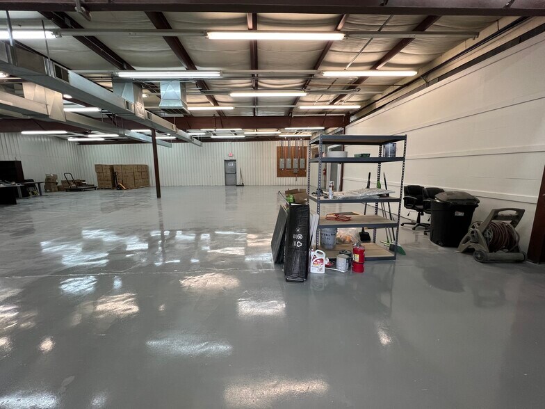 More Photos Of 1320 W A St, Pasco Warehouse For Lease