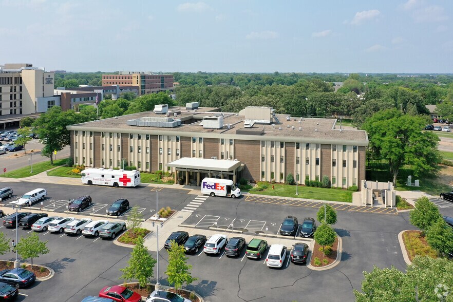 More Photos Of 3860-3960 Coon Rapids Blvd NW, Coon Rapids Medical For Lease