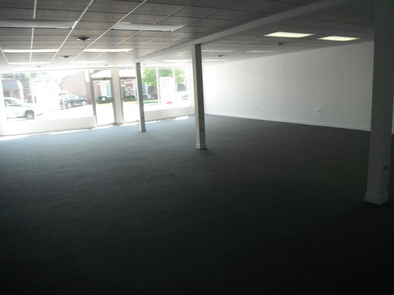 More Photos Of 10400-10410 S Kedzie Ave, Chicago General Retail For Sale