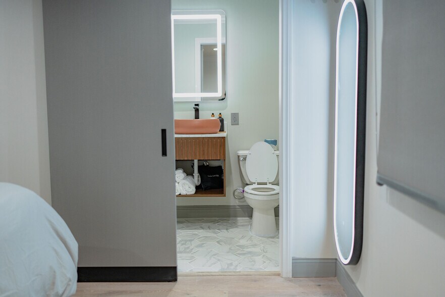 More Photos Of 1107 N Broadway, Santa Maria Hotel For Sale