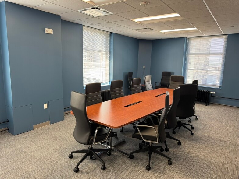 More Photos Of 501-505 5th Ave, Des Moines Office For Lease