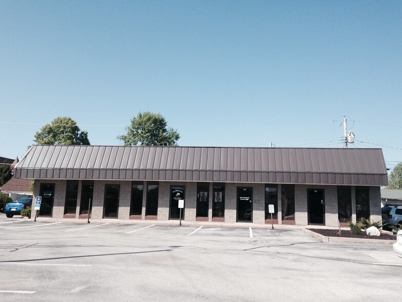 Primary Photo Of 512-520 Madison St, Saint Charles Office For Lease