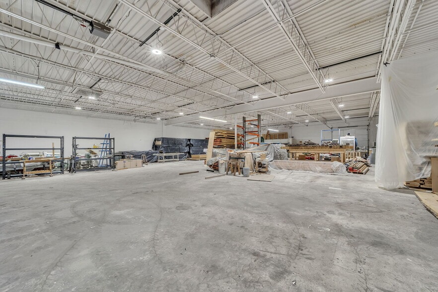 More Photos Of 2685 Durango Dr, Colorado Springs Warehouse For Lease