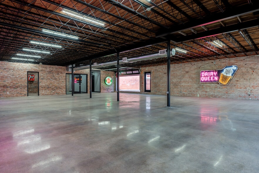 Primary Photo Of 1213 Crickets Ave, Lubbock Storefront For Sale