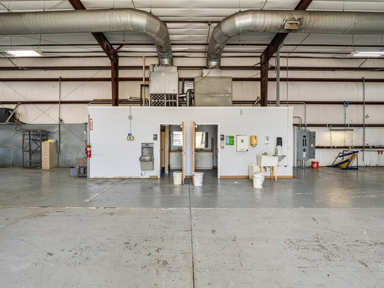 More Photos Of 716 Columbus Ave, Melbourne Manufacturing For Lease