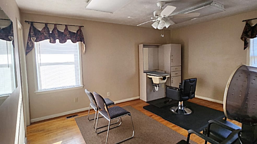 More Photos Of 7117 Raeford Rd, Fayetteville Freestanding For Lease