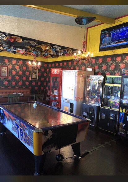 More Photos Of 1155 E Loop 304, Crockett Restaurant For Sale