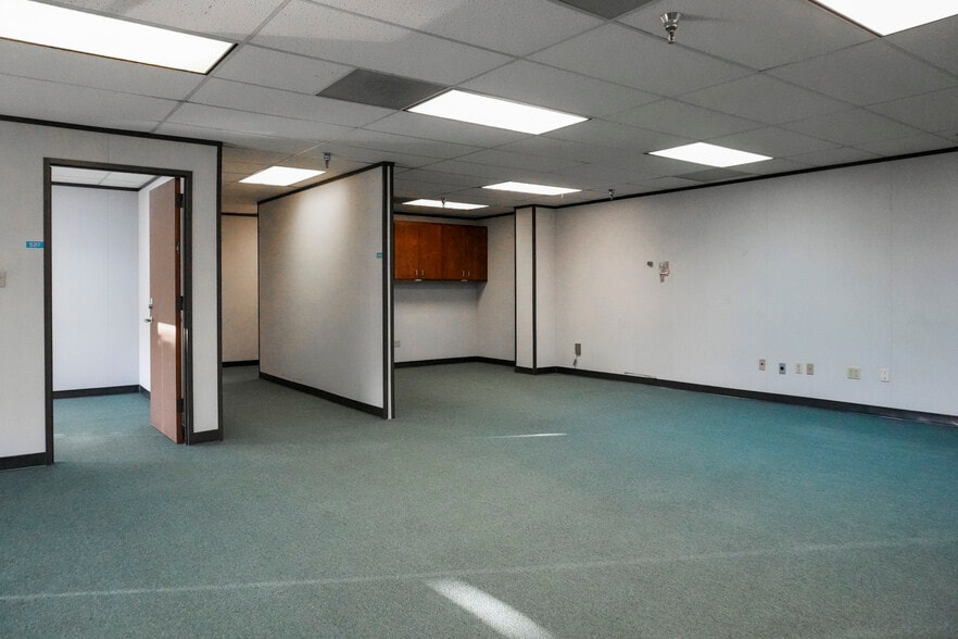 More Photos Of 5155 Flynn Pky, Corpus Christi Office For Lease