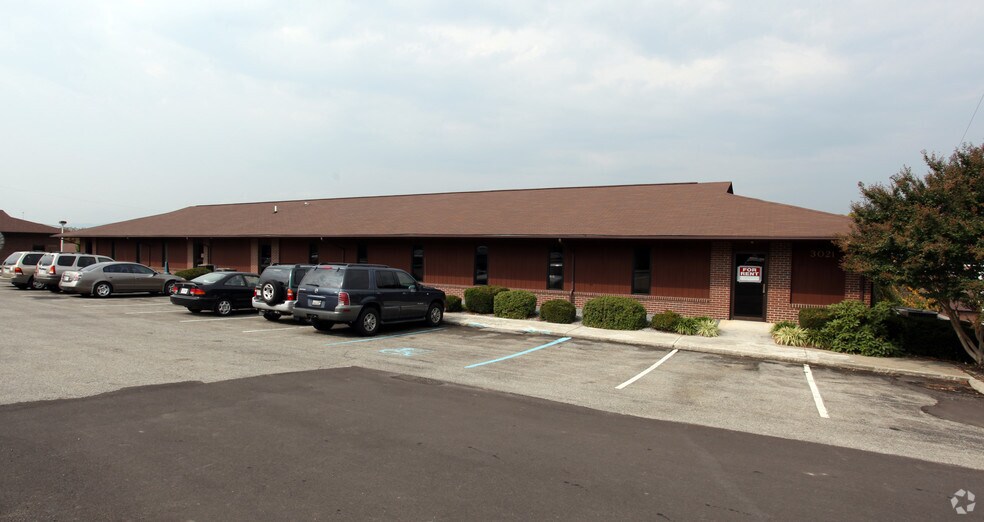 More Photos Of 3019 Peters Creek Rd, Roanoke Office For Lease