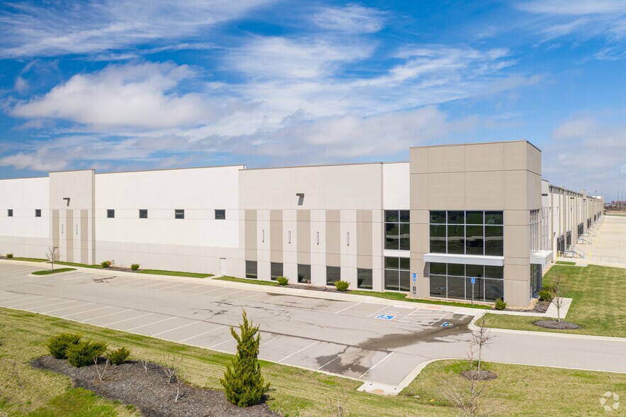 More Photos Of 16575 S Theden St, Olathe Distribution For Lease
