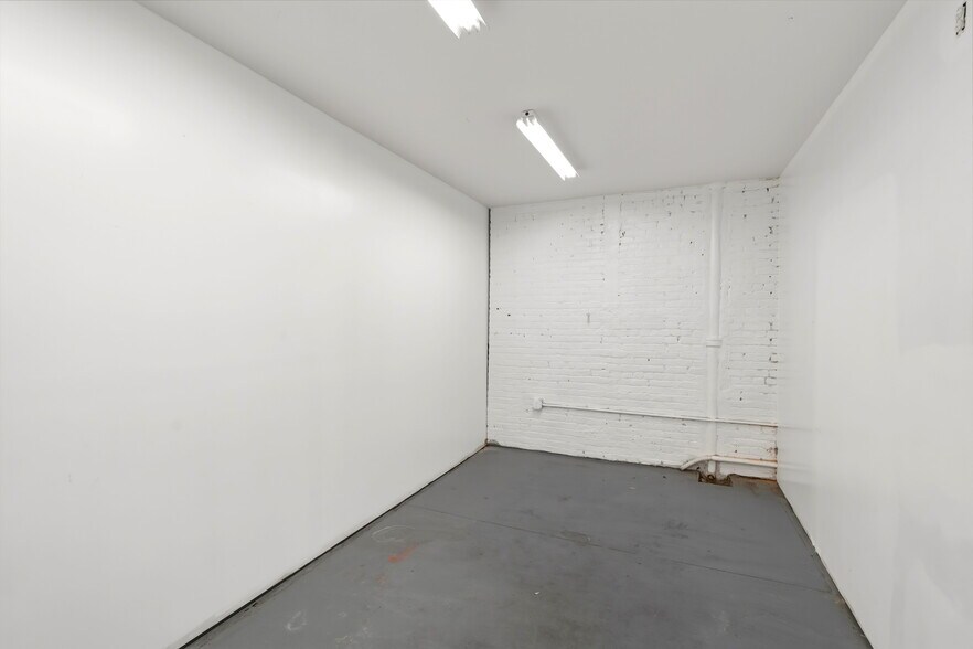 More Photos Of 104-110 Harrison Ave, Jersey City Warehouse For Lease