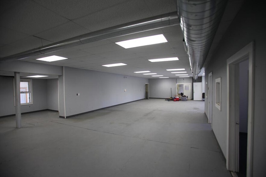 More Photos Of 67 Village St, Medway Manufacturing For Lease