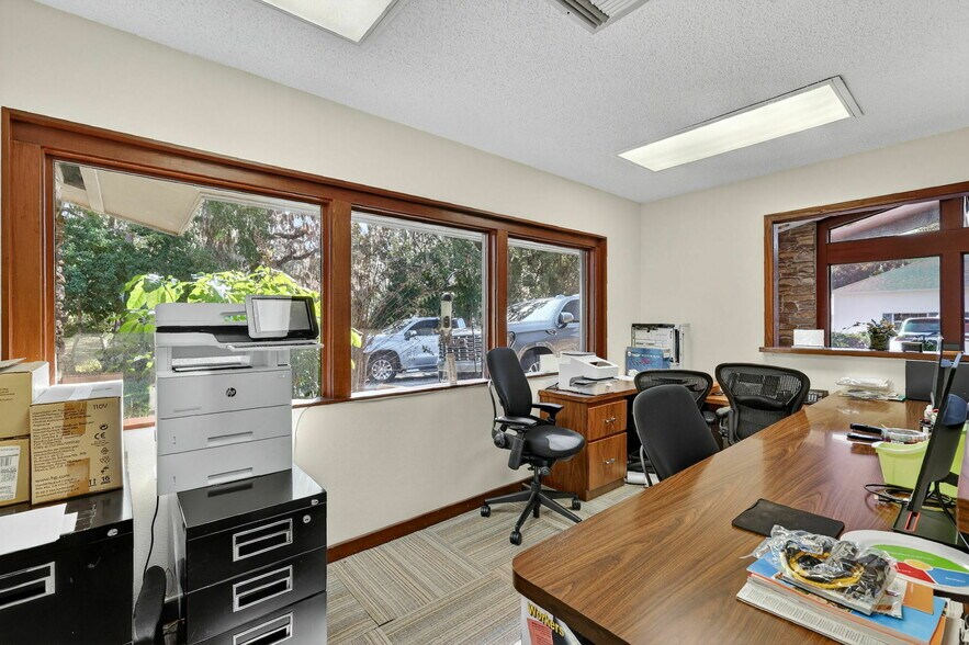 More Photos Of 1029 W Magnolia St, Leesburg Office For Sale
