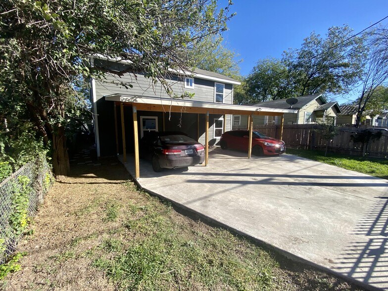 More Photos Of 1522 South Elmendorf St, San Antonio Apartments For Sale